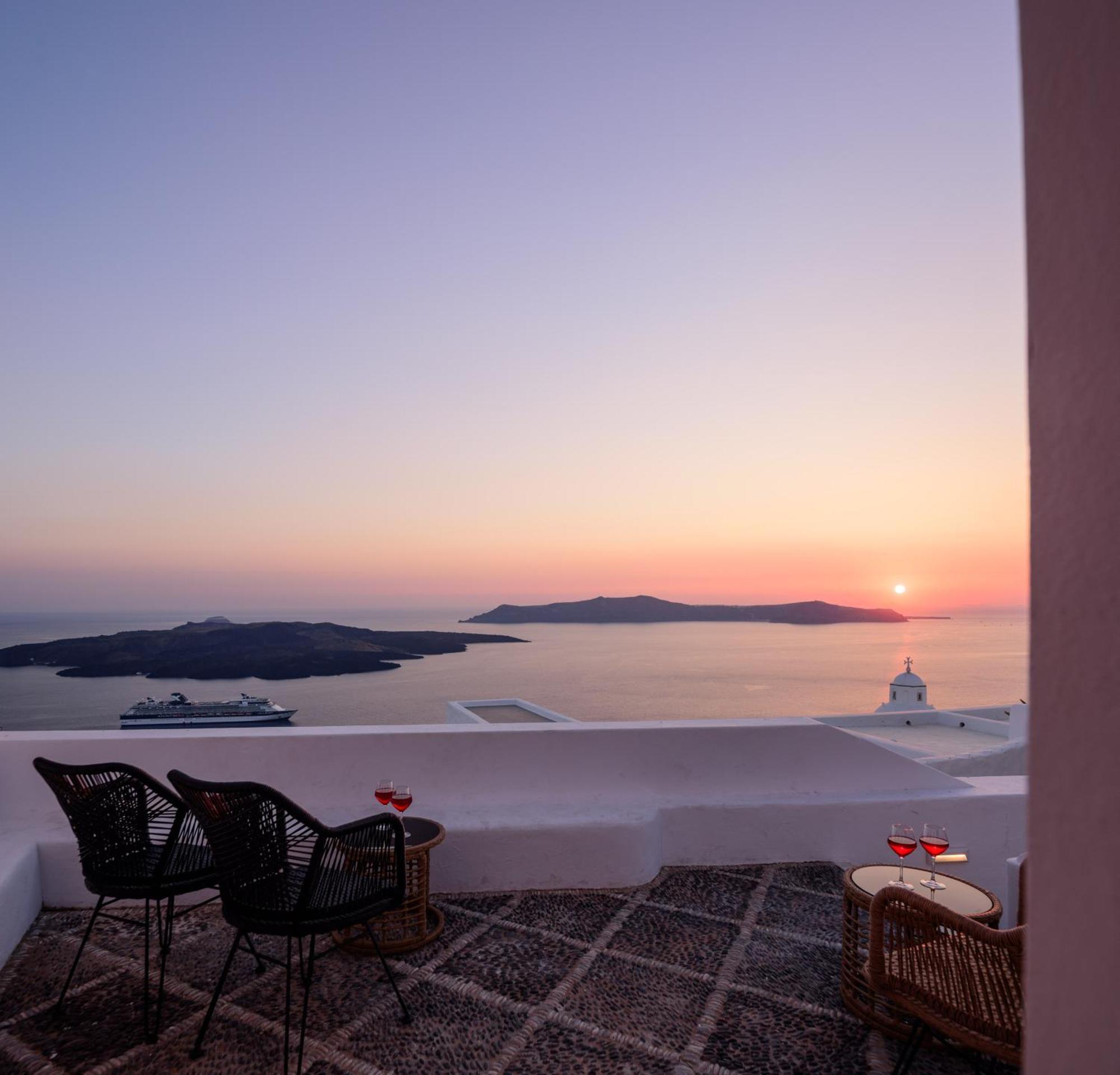 Anemos Family Suites Fira  Exterior photo